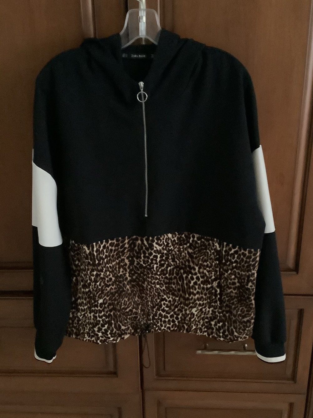 ZARA WOMAN LEOPARD PRINT AND BLACK HALF ZIP HOODIE WITH COLOR BLOCK SLEEVES XXL